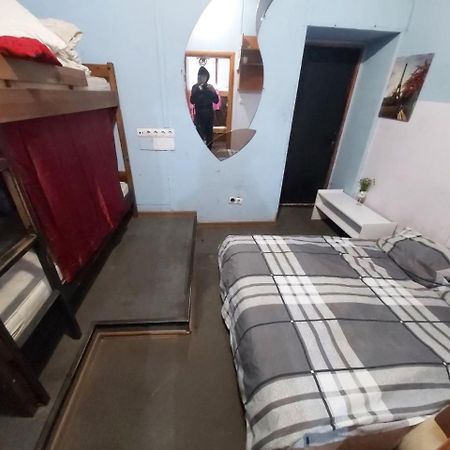 Ararat-Teatralnaya Hostel Kijów Zewnętrze zdjęcie