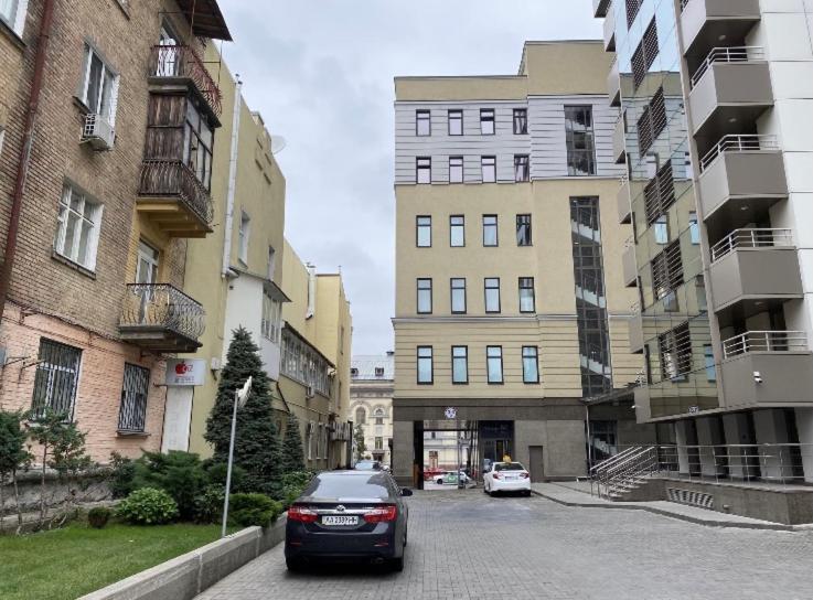 Ararat-Teatralnaya Hostel Kijów Zewnętrze zdjęcie
