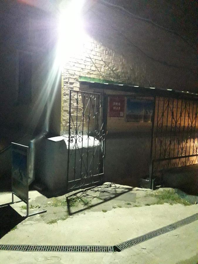 Ararat-Teatralnaya Hostel Kijów Zewnętrze zdjęcie